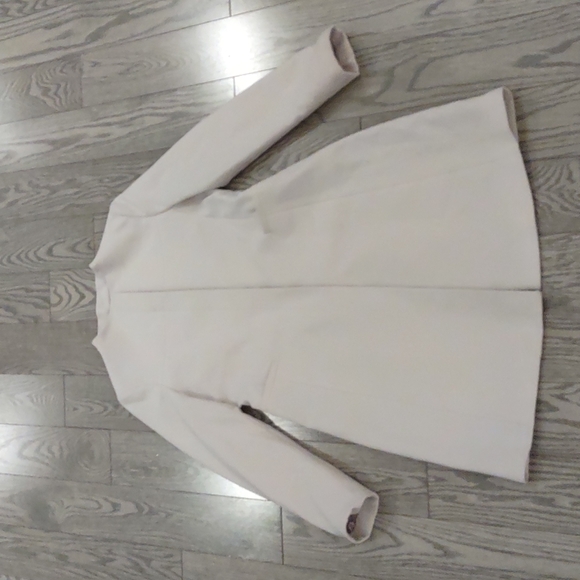 Beautiful trench coat by lucent☘️🍀🌼 - Picture 2 of 12